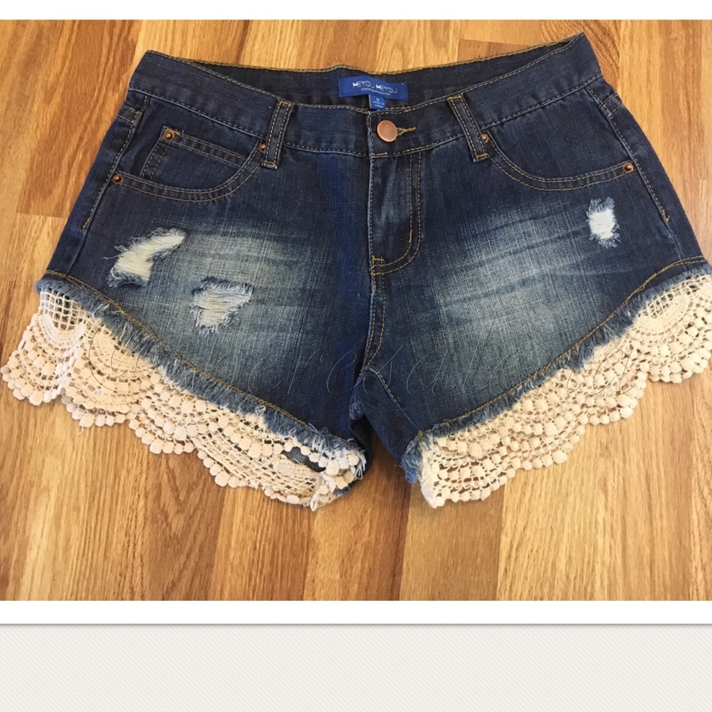 LAST ONE! Destroyed Side Crochet Denim Shorts - Picture 4 of 5